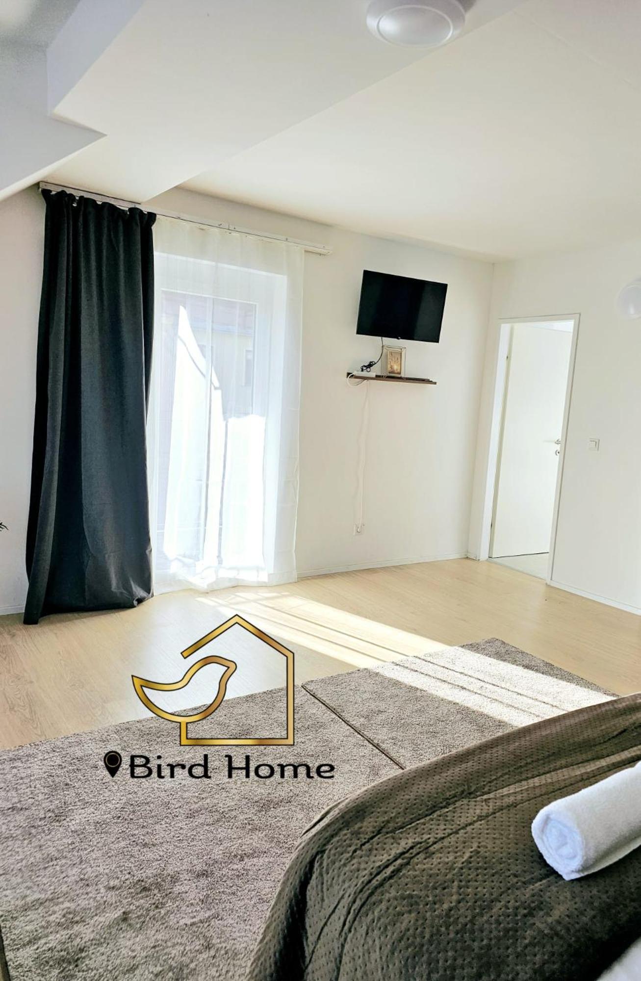 Bird 15 Apartment *